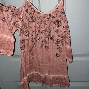 Women’s cold shoulder top